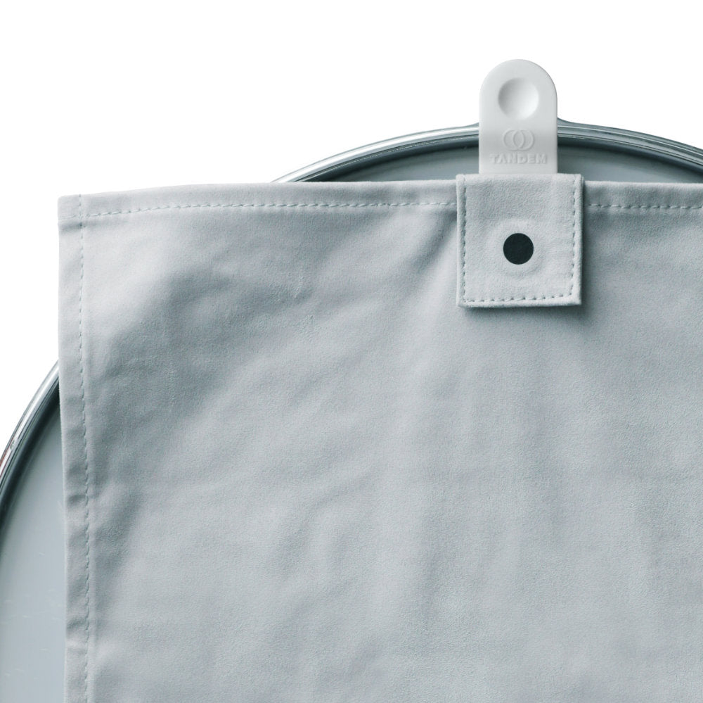 T-towel 12 Zoll auf der Snare, Detail der Silikonlasche an der Stimmschraube