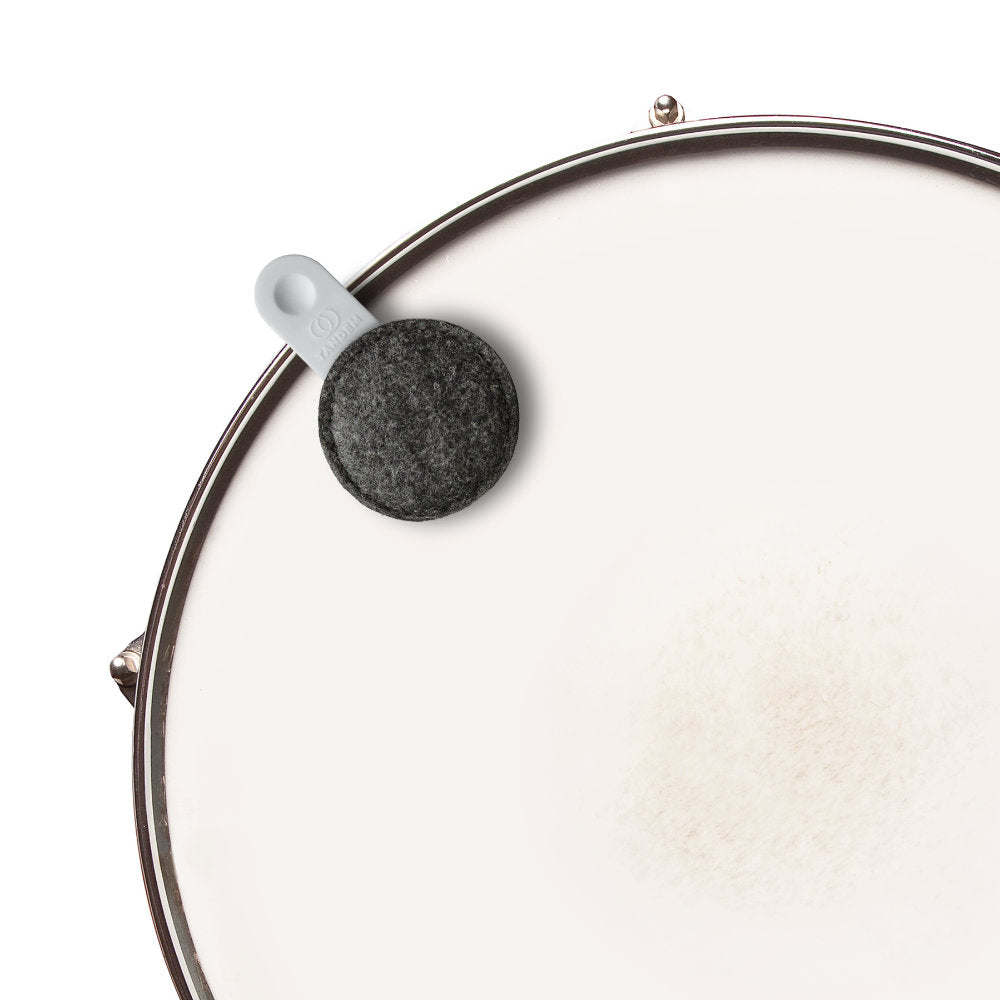Drops 60 g an der Stimmschraube einer Snare